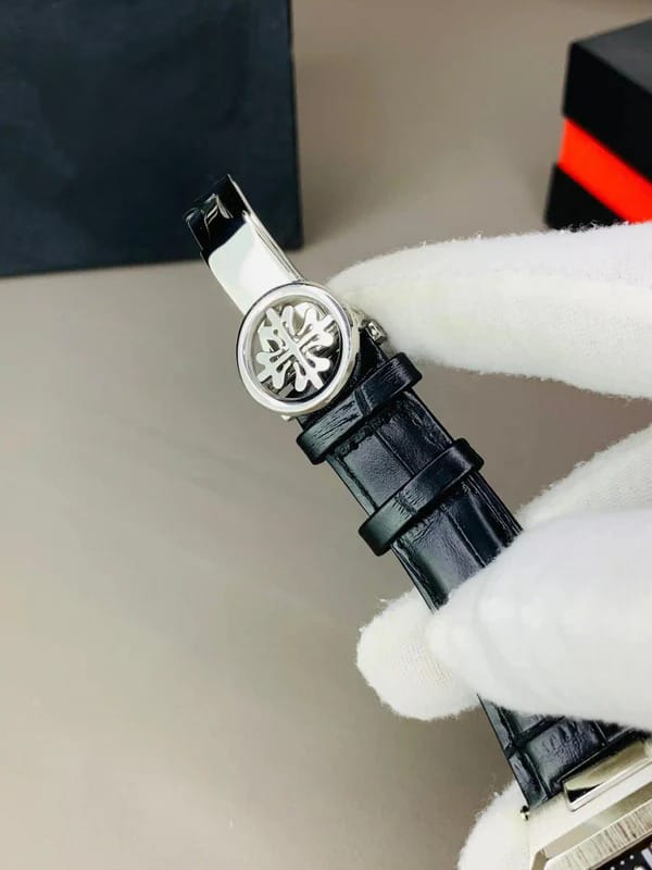 P.P Leather Strap Watch | Black